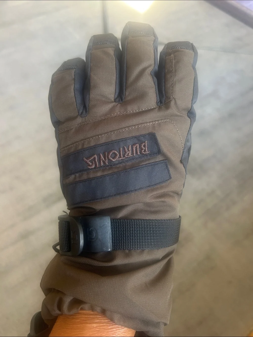 Burton durable gloves